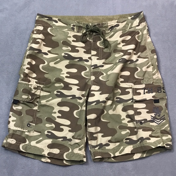 Tommy Hilfiger Camo Board Shorts Mens Medium Hybrid Shorts Swim Boat Fish 9" - Picture 1 of 11